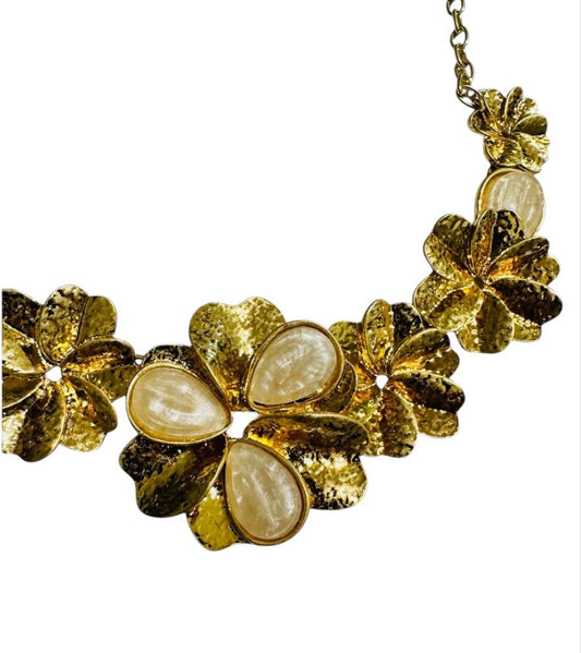 Collana "Fiore Perlato"